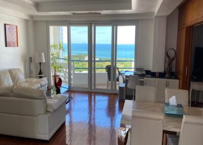 Sea view and large 1 bedroom condo