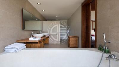 A sanctuary of Luxury and serenity pool villa in Koh Samui
