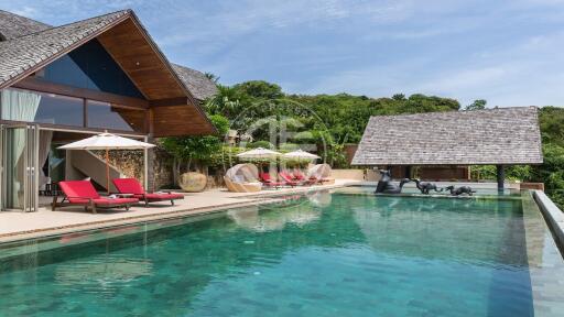 A sanctuary of Luxury and serenity pool villa in Koh Samui