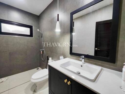 บ้าน ขาย 4 ห้องนอน 300 ตร.ม. ที่ดิน 584 m² ใน  Baan Balina 1, Pattaya