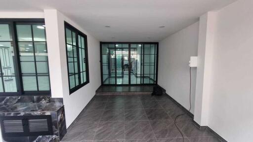 For Rent Bangkok Town House Sukhumvit BTS Phrom Phong Khlong Toei