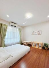 For Rent Bangkok Town House Leon Sukhumvit 62 BTS Bang Chak Phra Khanong