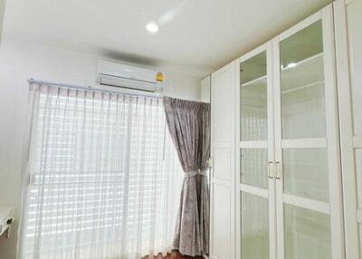 For Rent Bangkok Town House Leon Sukhumvit 62 BTS Bang Chak Phra Khanong