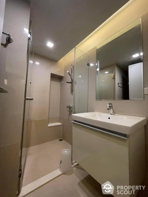 1-BR Condo at Focus Ploenchit near BTS Nana