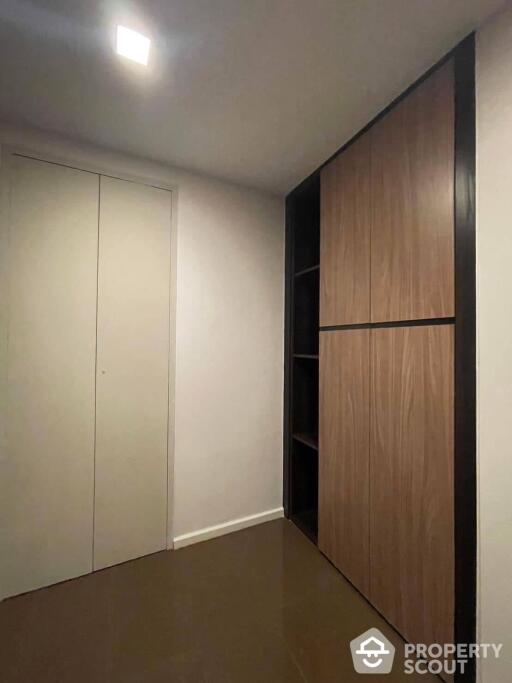 1-BR Condo at Focus Ploenchit near BTS Nana