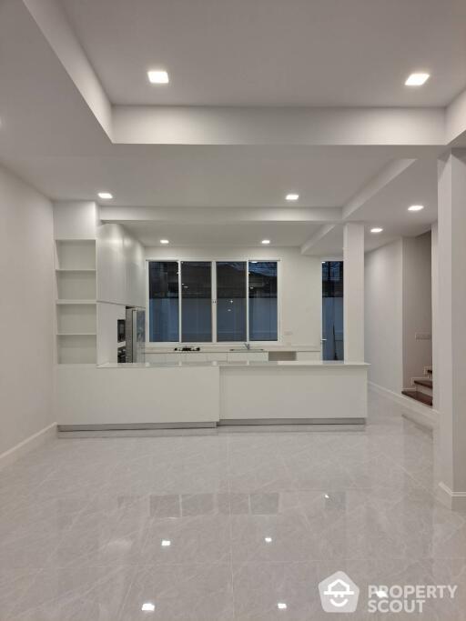 4-BR Townhouse at Prompak Gardens Condominium near BTS Phrom Phong