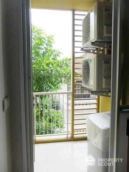 1-BR Condo at Hive Sukhumvit 65 near BTS Ekkamai