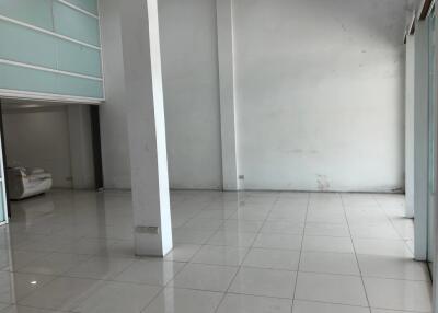 For Sale and Rent Bangkok Shophouse Ramintra Khan Na Yao