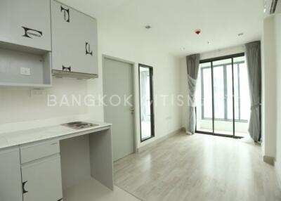 Condo at Ideo Mobi Rama 9 for sale