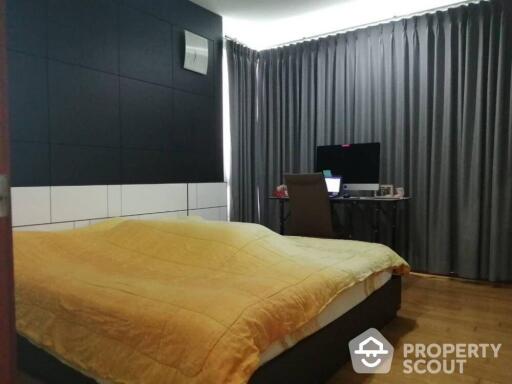 1-BR Condo at Villa Sathorn near BTS Krung Thon Buri