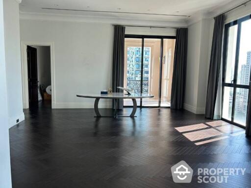 2-BR Condo at 98 Wireless near BTS Phloen Chit