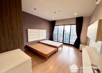 2-BR Condo at Urbano Absolute near BTS Krung Thon Buri