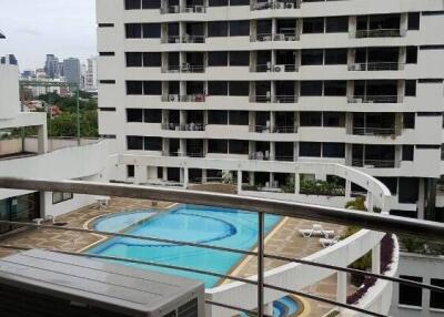 2-BR Condo at Supalai Place Sukhumvit 39 near BTS Phrom Phong (ID 467275)