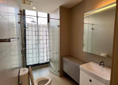 1-BR Condo at Noble Ploenchit near BTS Phloen Chit