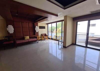 8 Bedrooms Townhouse in Grand Condotel Jomtien H011975