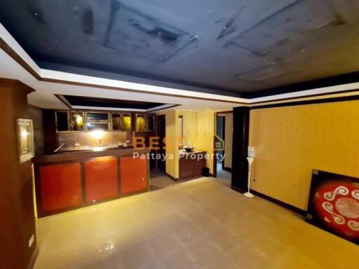 8 Bedrooms Townhouse in Grand Condotel Jomtien H011975