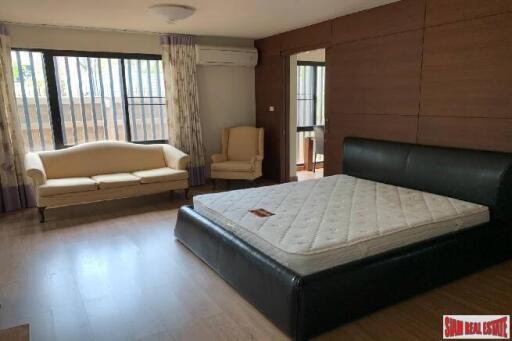 Baan Piyabutr - Large Three Bedrooms Condo for Rent with Extra Balconies and City Views