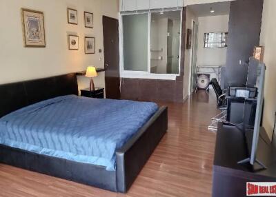 The Trendy Condo - Big and New renovated One Bedroom Condo for Rent only 3 Minutes to BTS Nana.