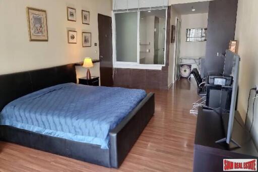 The Trendy Condo - Big and New renovated One Bedroom Condo for Rent only 3 Minutes to BTS Nana.