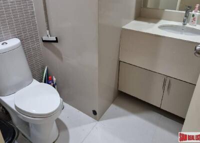 The Trendy Condo - Big and New renovated One Bedroom Condo for Rent only 3 Minutes to BTS Nana.