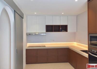 Newly Renovated Three Bedroom Detached Two Storey House for Rent Near BTS Ekkamai