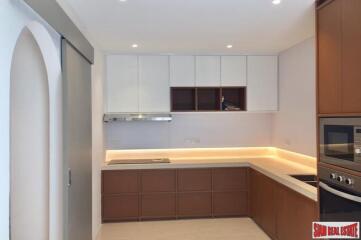 Newly Renovated Three Bedroom Detached Two Storey House for Rent Near BTS Ekkamai