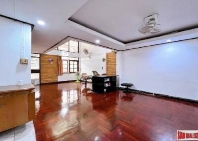 Townhome in Phrom Phong - Spacious 5-Bedroom 5-Bathroom Townhome For Rent In Popular Bangkok Neighborhood