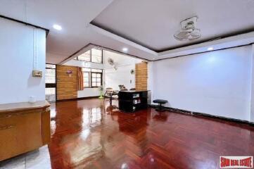 Townhome in Phrom Phong - Spacious 5-Bedroom 5-Bathroom Townhome For Rent In Popular Bangkok Neighborhood