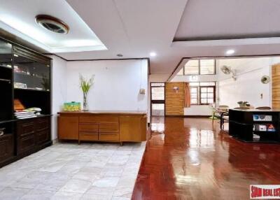 Townhome in Phrom Phong - Spacious 5-Bedroom 5-Bathroom Townhome For Rent In Popular Bangkok Neighborhood