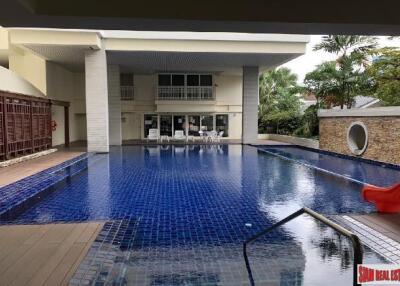 Lovely 2 Bedroom. Central but quiet. Baan Siri Sathorn