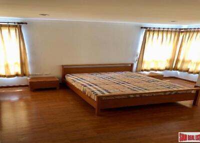 Lovely 2 Bedroom. Central but quiet. Baan Siri Sathorn