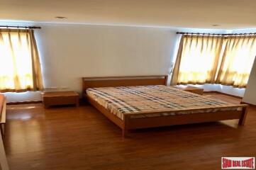 Lovely 2 Bedroom. Central but quiet. Baan Siri Sathorn