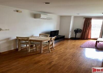 Lovely 2 Bedroom. Central but quiet. Baan Siri Sathorn