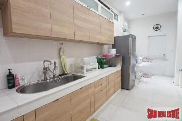 Urban Sathorn - Live in a Park Like Setting in this Three Bedroom House