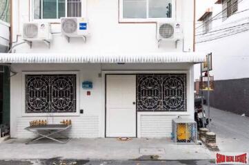 Detached House in Sukhumvit 49 - 4 Bedrooms and 2 Bathrooms for Rent in Phrom Phong Area of Bangkok
