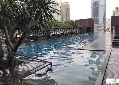 The Met l Bright Contemporary Two Bedroom Condo with City Views in Chong Nonsi