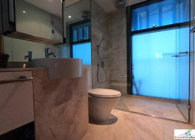 The Met l Bright Contemporary Two Bedroom Condo with City Views in Chong Nonsi