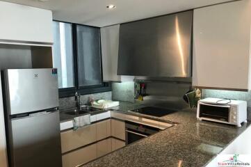 The Met l Bright Contemporary Two Bedroom Condo with City Views in Chong Nonsi