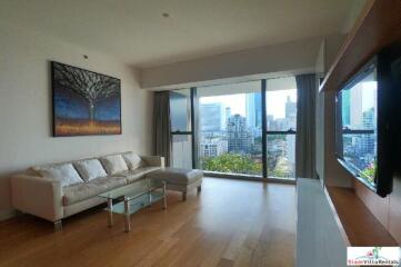 The Met l Bright Contemporary Two Bedroom Condo with City Views in Chong Nonsi