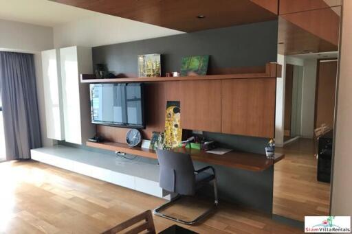 The Met l Bright Contemporary Two Bedroom Condo with City Views in Chong Nonsi