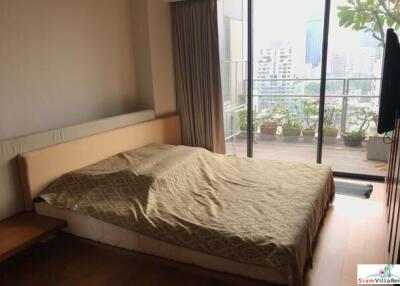 The Met l Bright Contemporary Two Bedroom Condo with City Views in Chong Nonsi