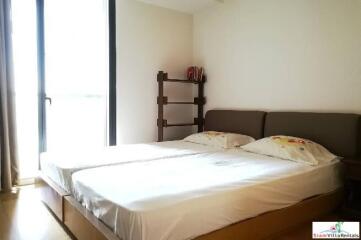 The Met l Bright Contemporary Two Bedroom Condo with City Views in Chong Nonsi