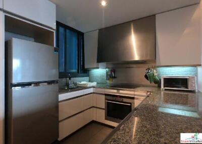 The Met l Bright Contemporary Two Bedroom Condo with City Views in Chong Nonsi