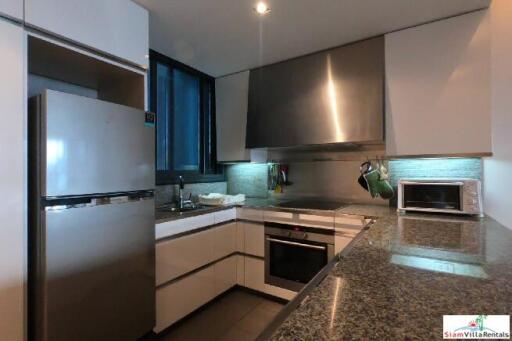 The Met l Bright Contemporary Two Bedroom Condo with City Views in Chong Nonsi