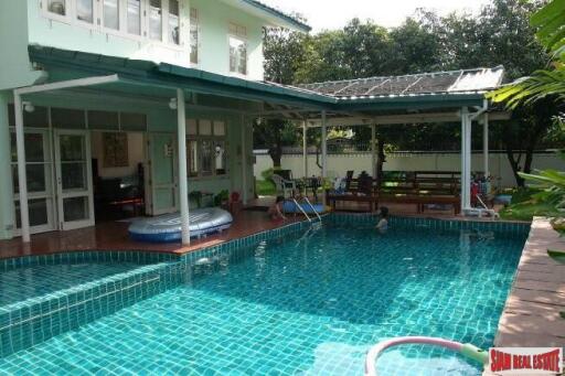 Five Bedroom Home with Private Salt Water Pool on Thonglor BTS