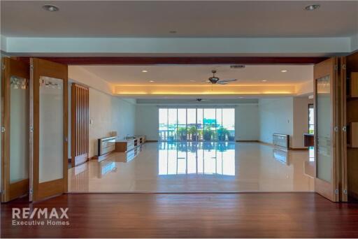 Luxurious 4 Bed Condo for Rent in Sathorn with Spectacular Views