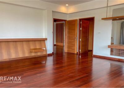 Luxurious 4 Bed Condo for Rent in Sathorn with Spectacular Views