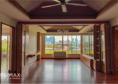 Luxurious 4 Bed Condo for Rent in Sathorn with Spectacular Views