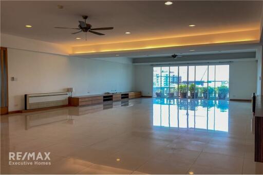 Luxurious 4 Bed Condo for Rent in Sathorn with Spectacular Views