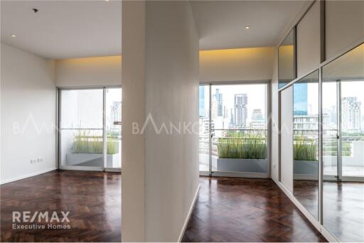 Luxurious 4-Bedroom Condo in Sathorn with Modern Design